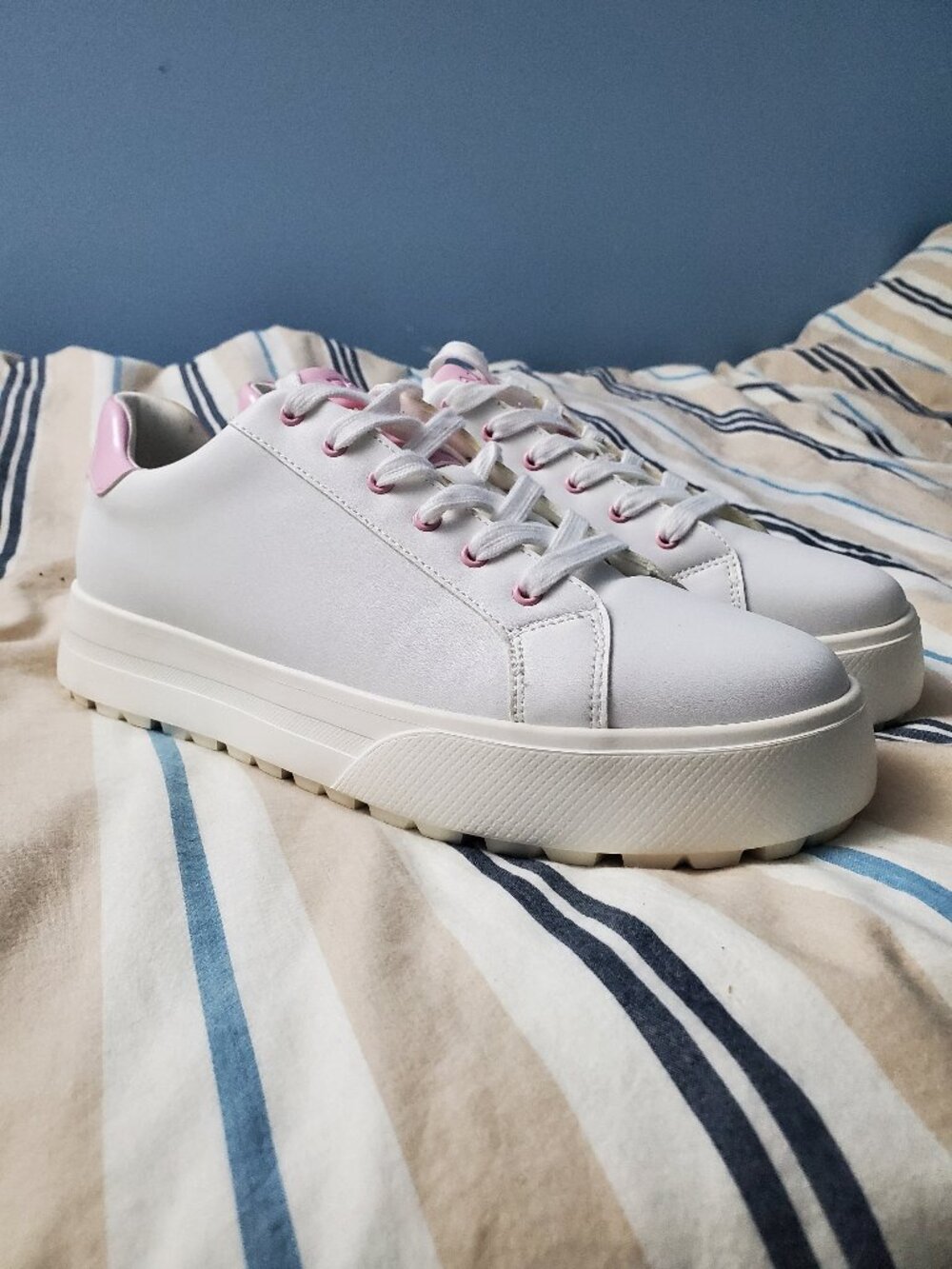 Women's White & Pink Aldo Sneakers Size 10